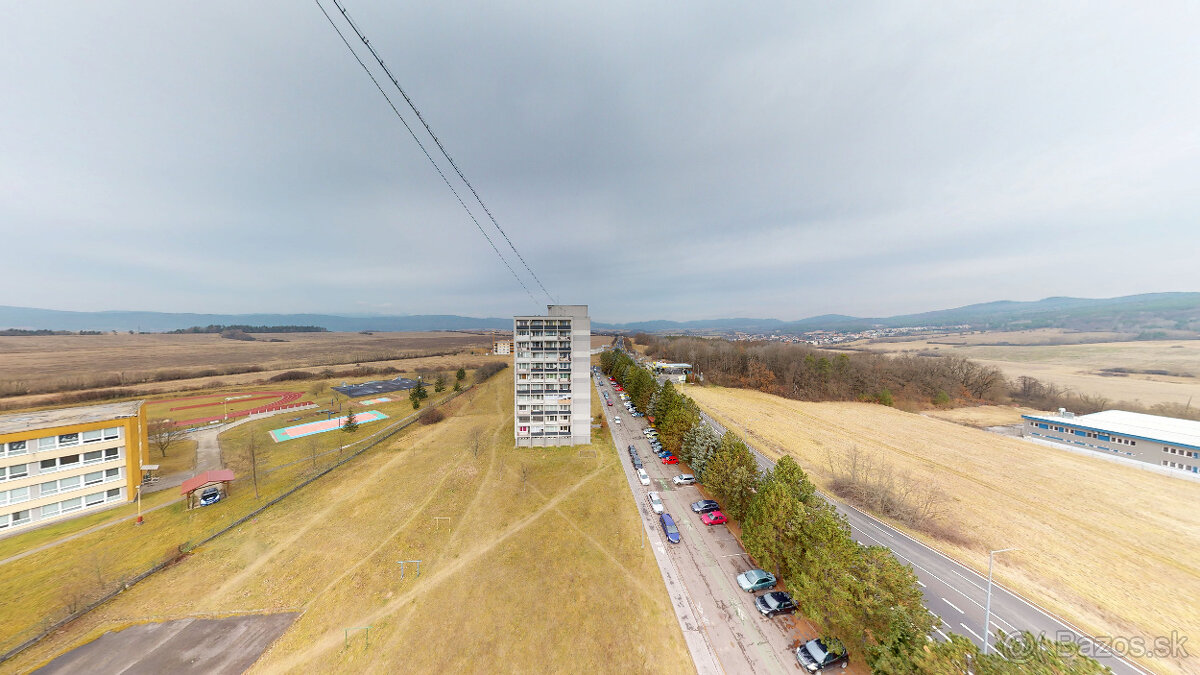 Na predaj veľký (75m2) 2- izbový byt prerobený na 3-izbový - 10