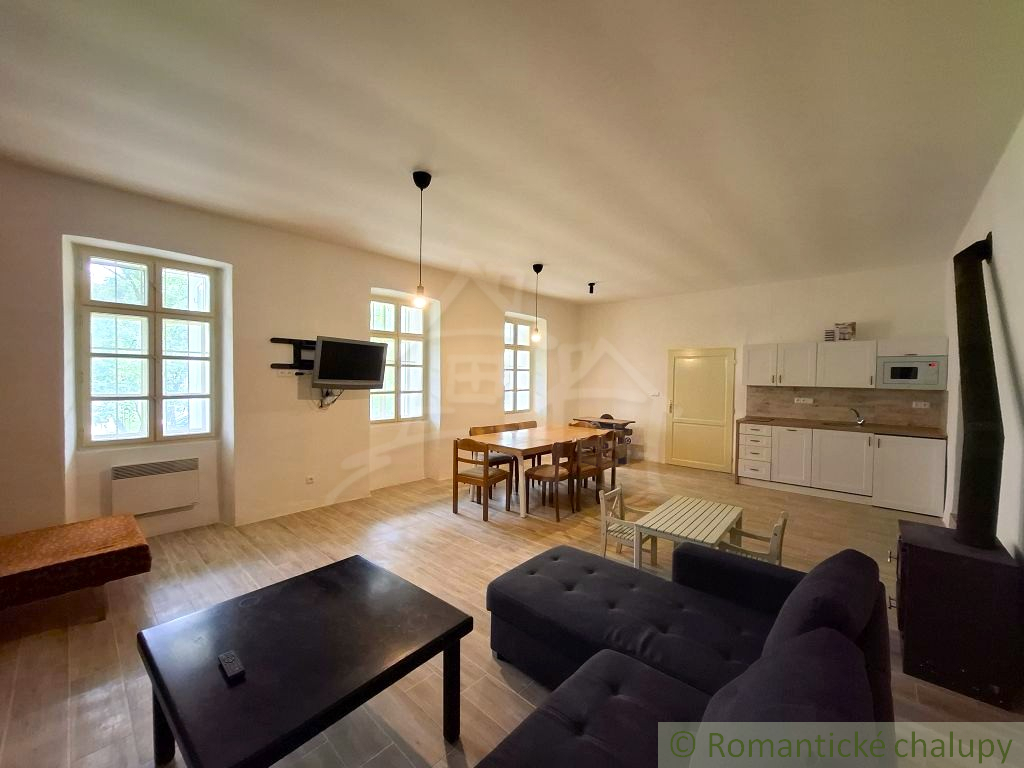 VÝRAZNE ZNÍŽENÁ CENA - Unikátny meštiansky dom s veľkou zá - 10