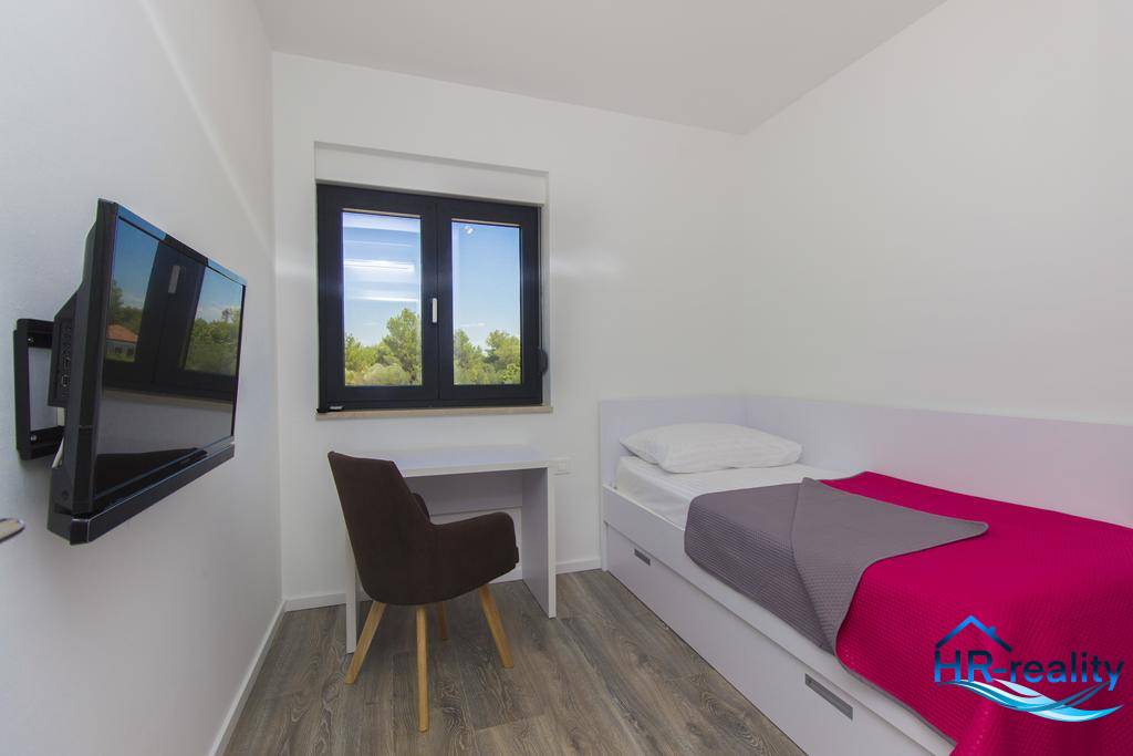 Vodice, Srima – zariadená vila v 2.rade od mora - 10