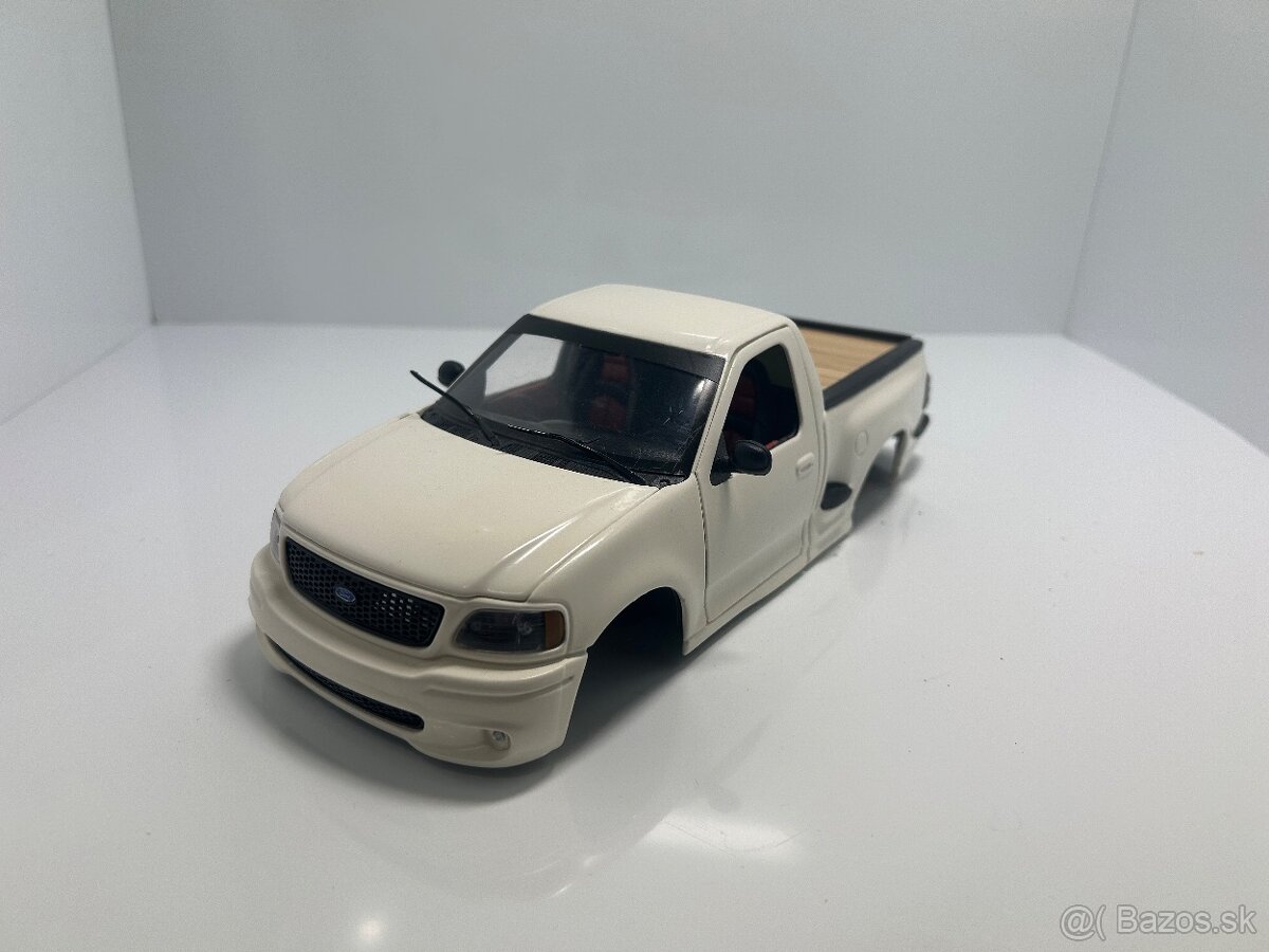 Modely aut 1:18 na diely/prerábku - 10