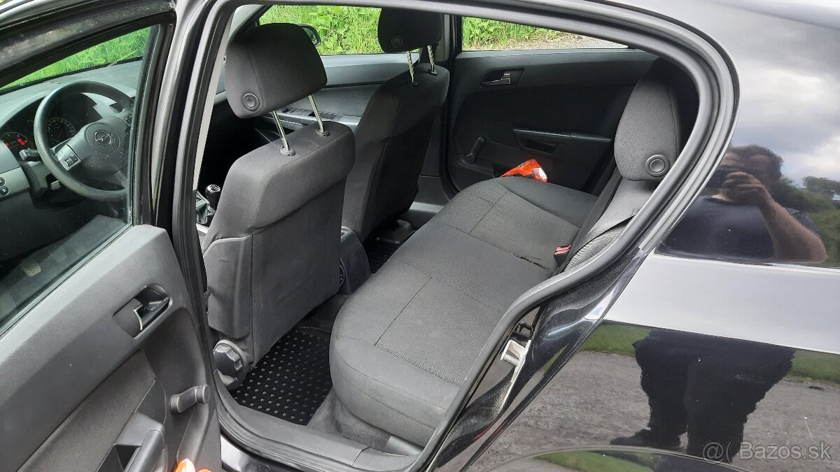 Predám Opel Astra H - 10