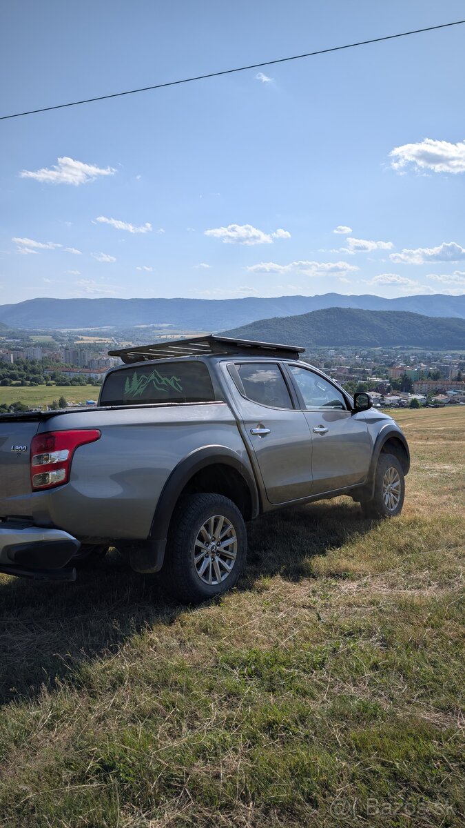 Mitsubishi L 200 s doplnkami - 10