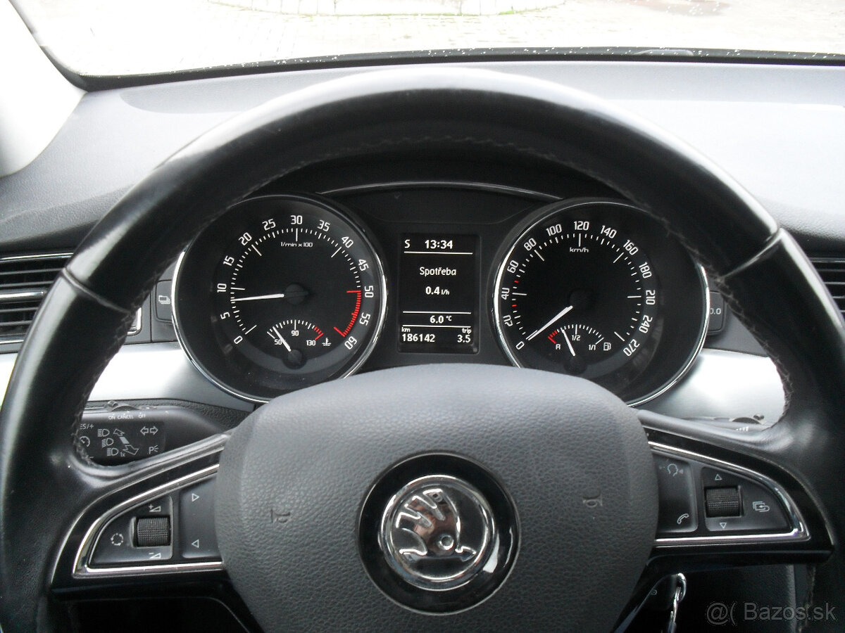 Škoda Superb Combi CR Elegance rv.2015 - 10