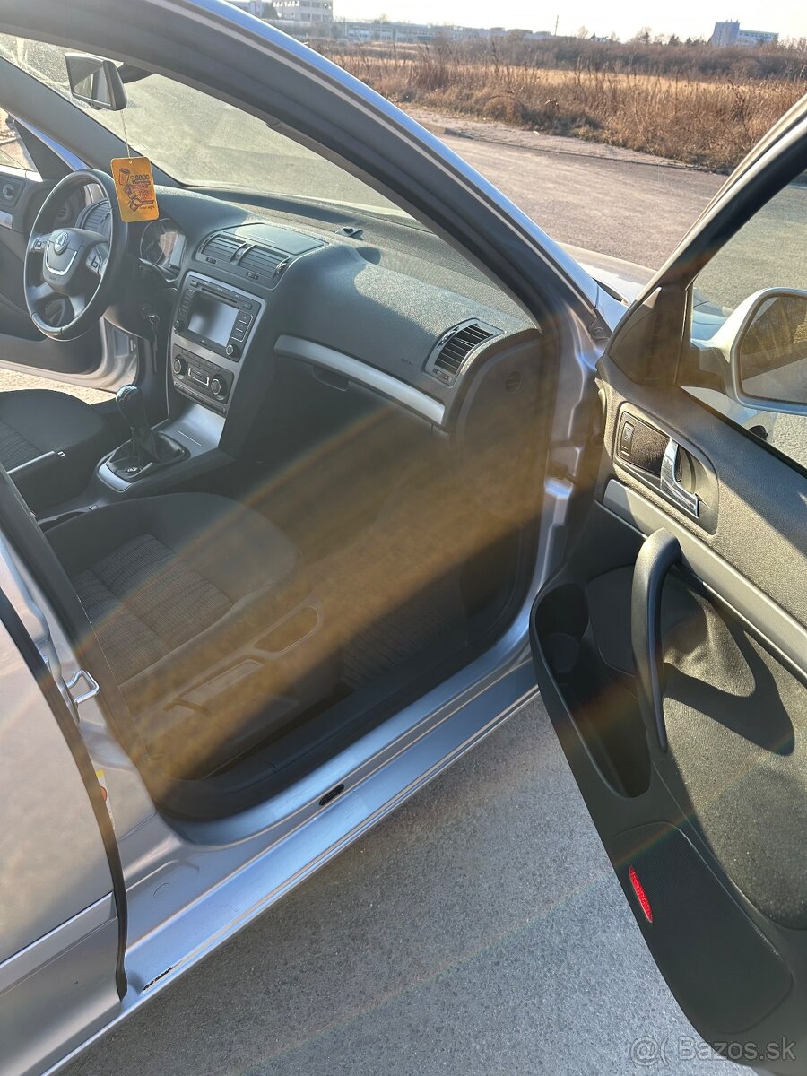 Škoda Octavia 2 facelift 1.6Tdi Kombi - 10