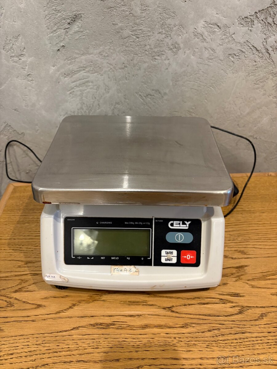 Odstupim zariadenie kaviarne - 10