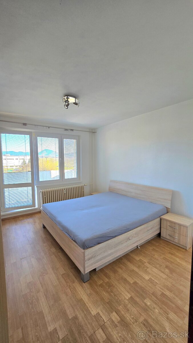 Slnečný 2-izbový byt na Ľadovni - 10