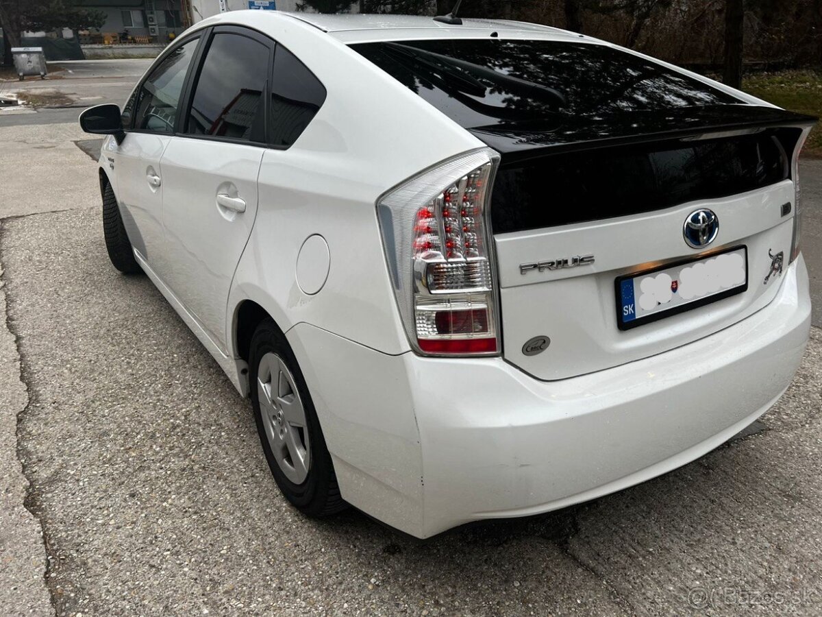 Toyota prius hybrid (2010) - 10