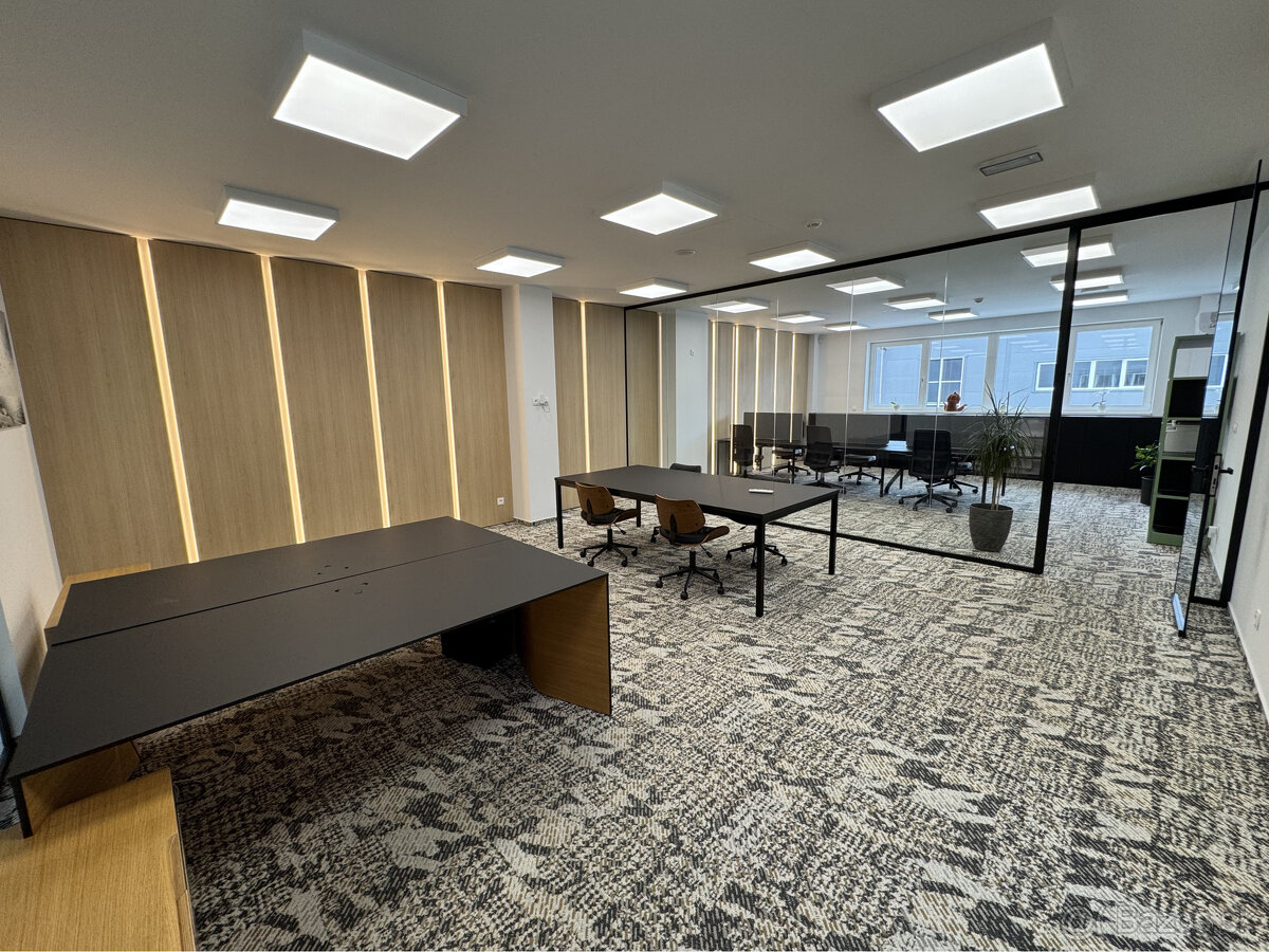 Prenájom rožného obchodno-skladového priestoru 421 m² s kanc - 10