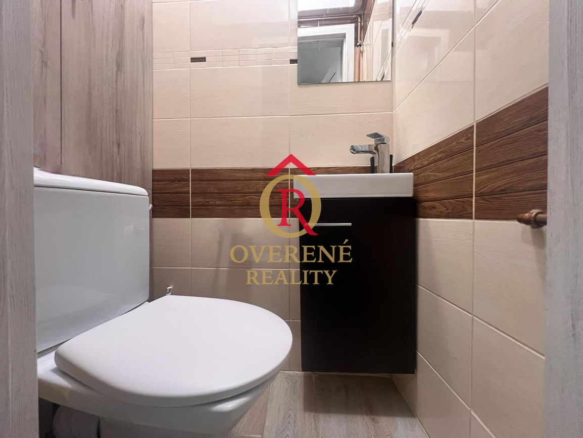 Na predaj priestranný 3,5-izbový byt s dvoma loggiami – Bans - 10