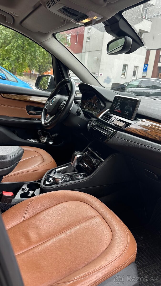 BMW 218d Active Tourer Luxury line - 10