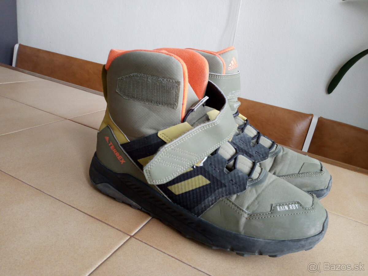 Panske vodeodolne botasky ADIDAS Terrex. - 10