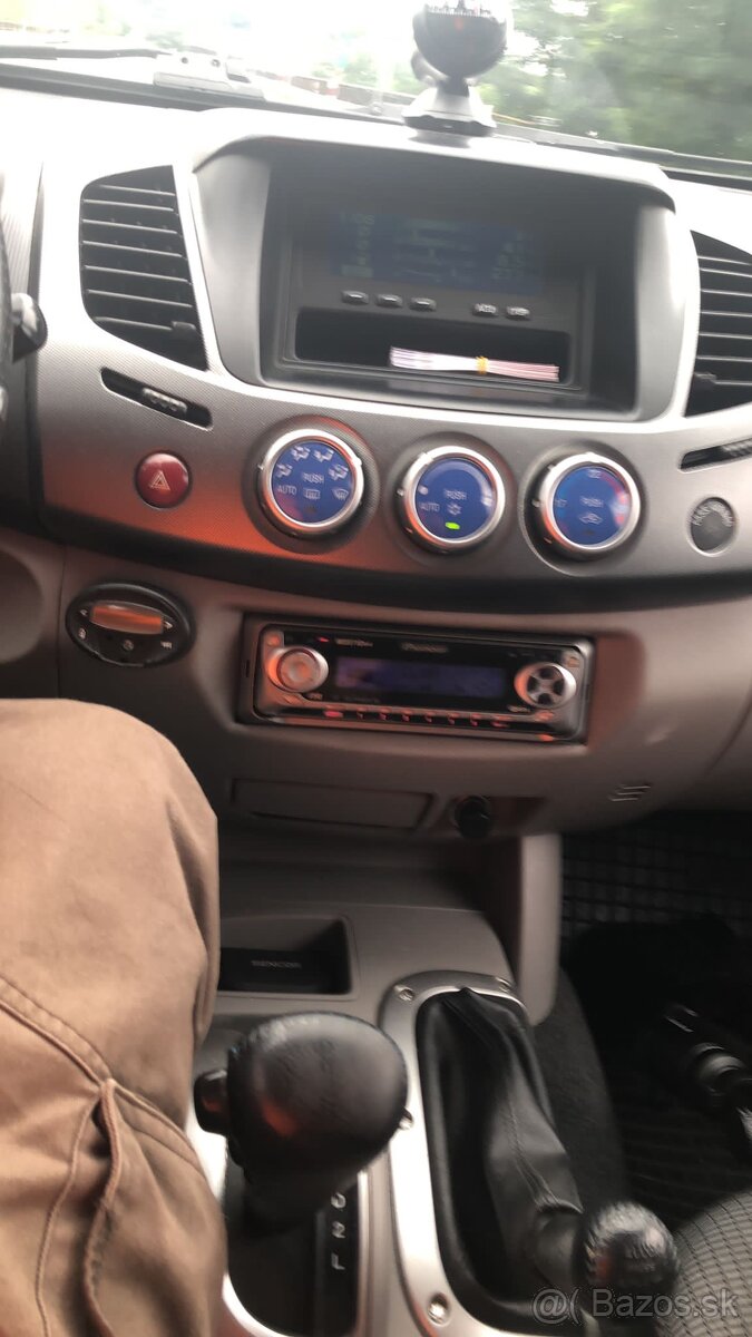 MITSUBISHI L200 2,5 DID - 10