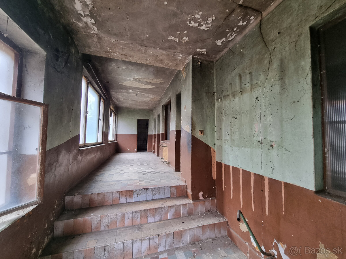 RODINNÝ DOM a POZEMOK 1205 m2 DOBRÁ VODA - TRNAVA - VOĽNÝ - 10