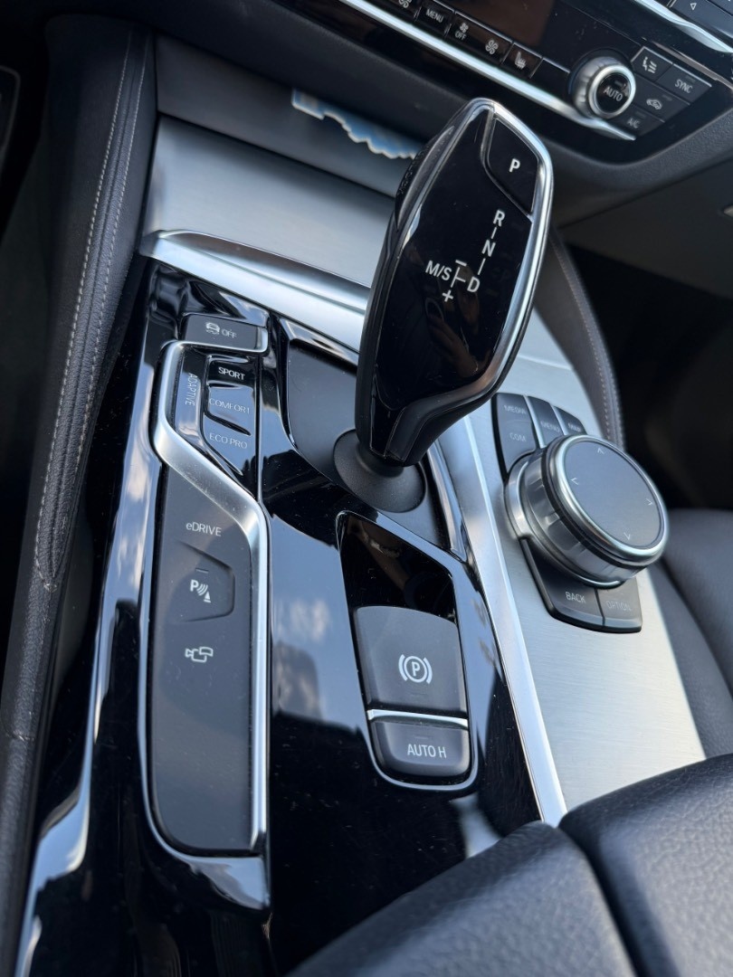 Znížená cena BMW Rad 5 530e Performance M-Packet - 10