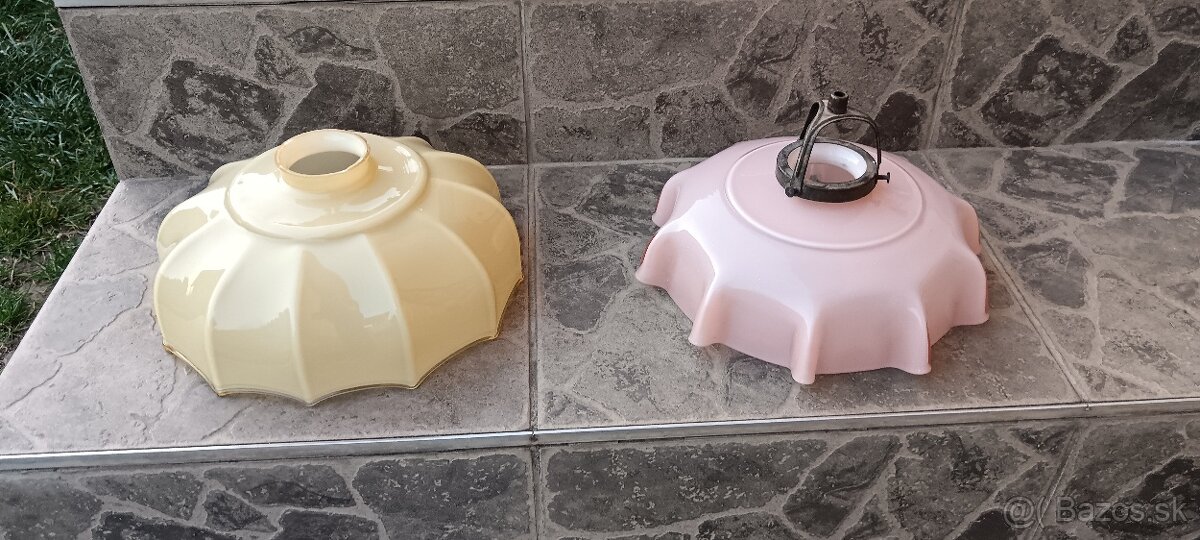 Fľaše, vojenský kahan, CS, mlynček.. - 10