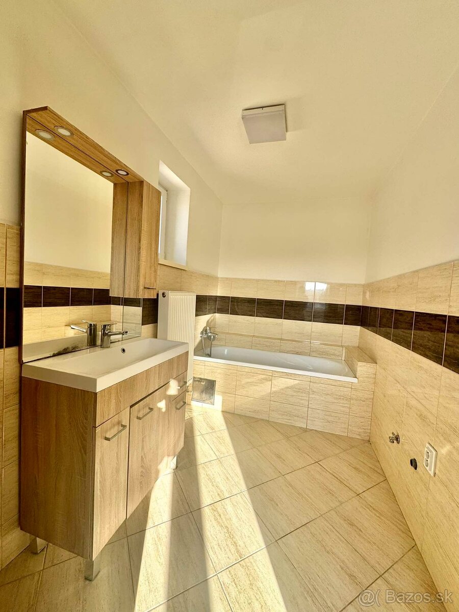 VÝRAZNE ZNÍŽENÁ CENA➔Rodinný dom po rekonštrukcii vo VK - 10