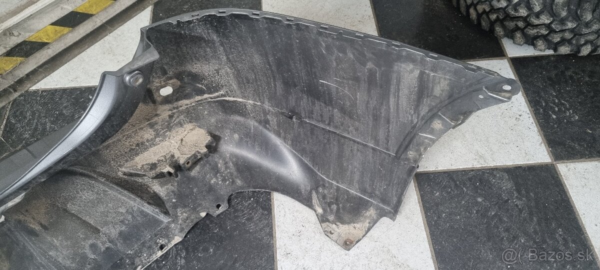 Nárazník zadný Nissan Xtrail - 10