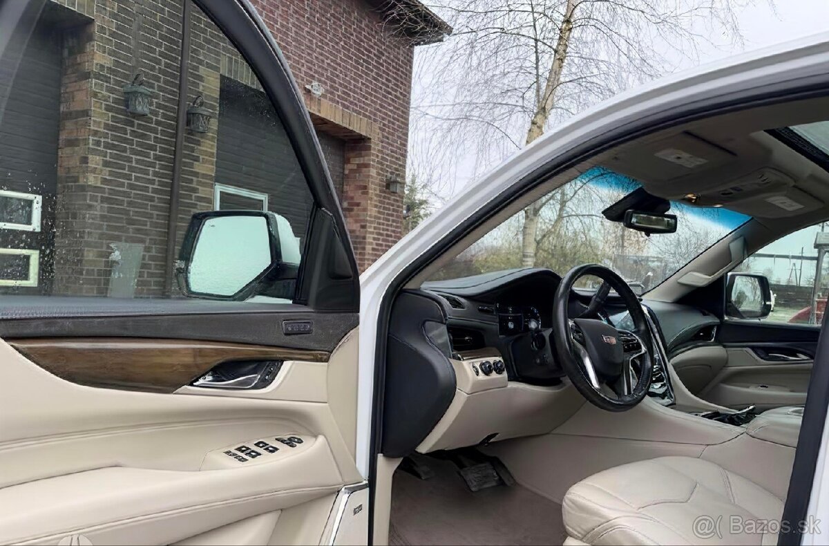 Cadillac Escalade 6.2 V8 rok 2020 - 10