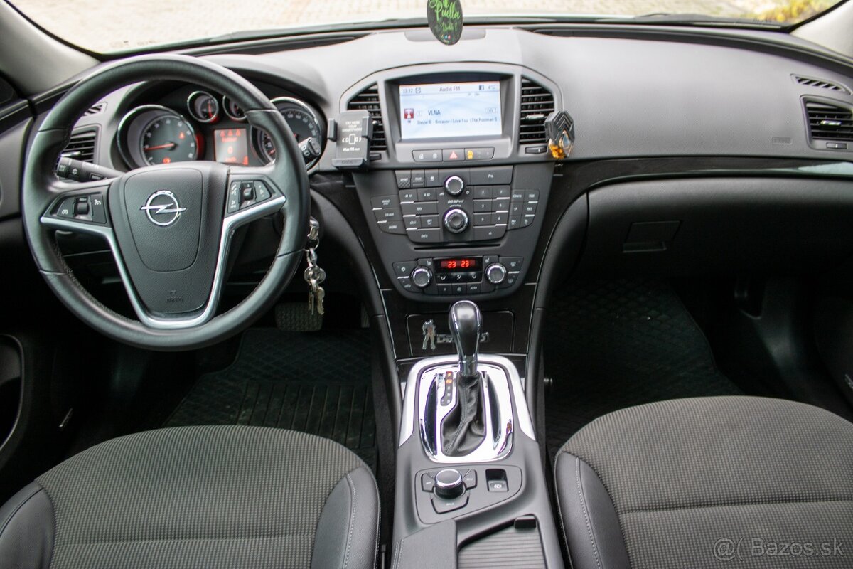 Opel Insignia 2.0 Turbo ECOTEC AWD Cosmo A/T, 162kW - 10