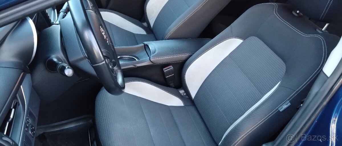 Toyota Avensis 1.8 Valvematic Active - 10