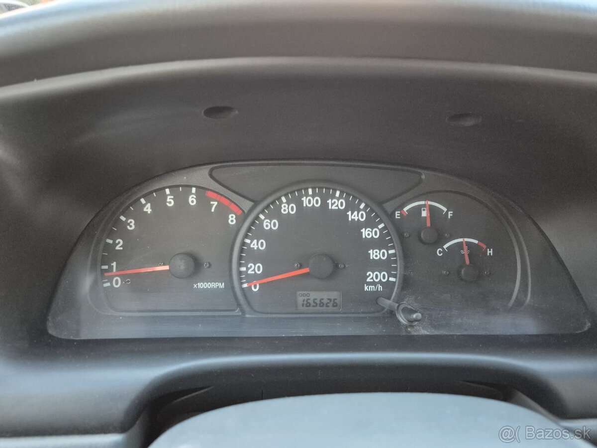 Predám Suzuki Grand Vitara XL7 V6 4x4 - 10