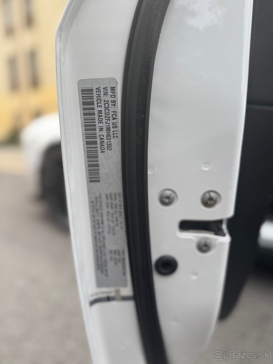 Dodge Challenger - 10