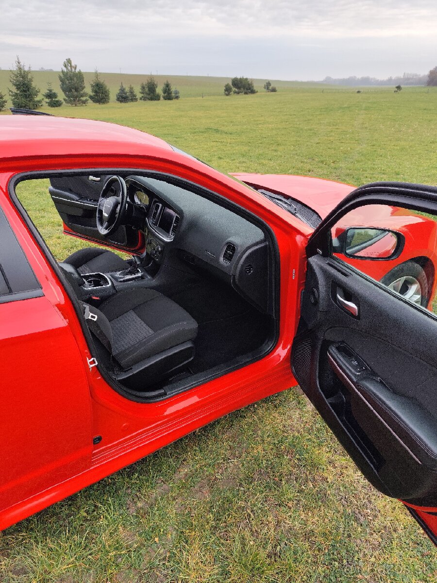 Dodge charger 5.7hemi 276kw rok vyroby 2020 - 10