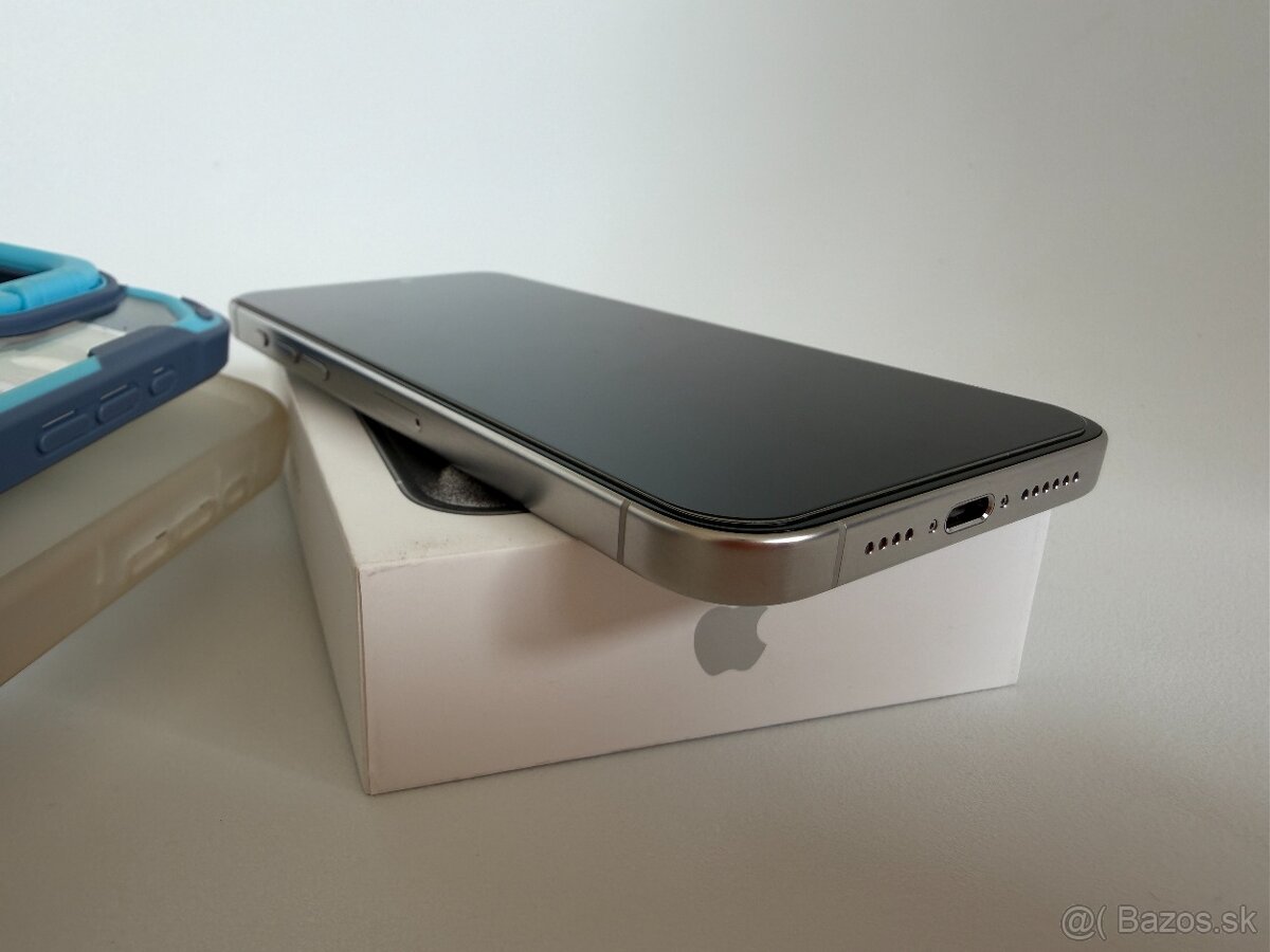 iPhone 15 Pro Max - White Titanium, 1TB - TOP STAV - 10