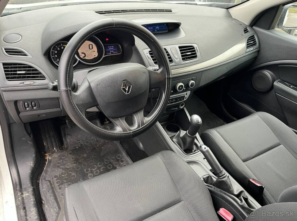 Renault Megane 1.6i - 10