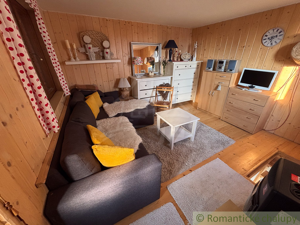 Štýlová chatka v prírode s krásnym výhľadom pri Hlohovci n - 10