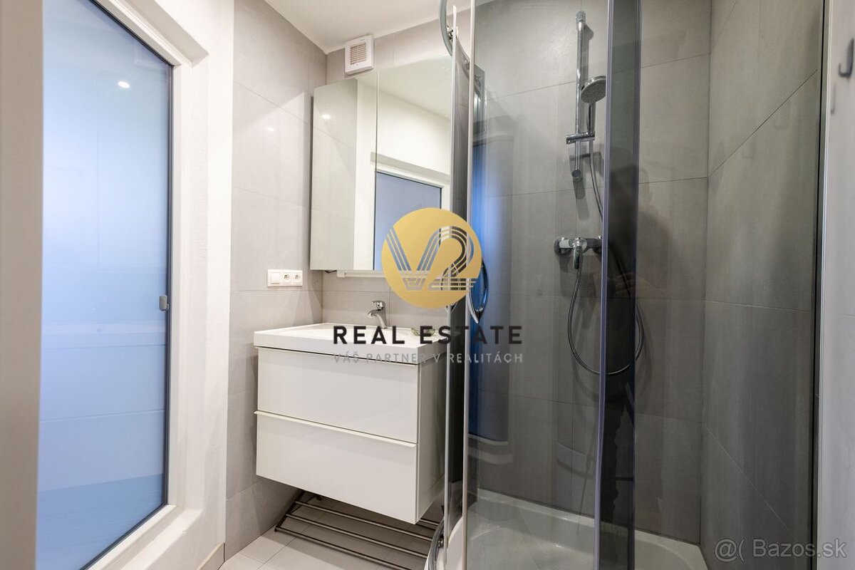 Na PREDAJ Dom v Centre mesta Nitra na bývanie aj s kancelári - 10