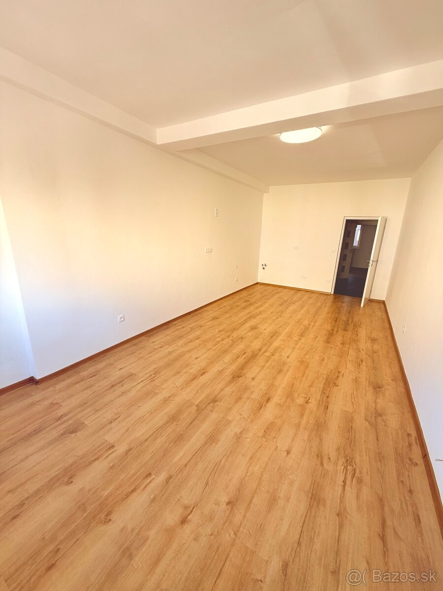 Predám 3 izbový byt v Brezne - Mazorníkovo - 10