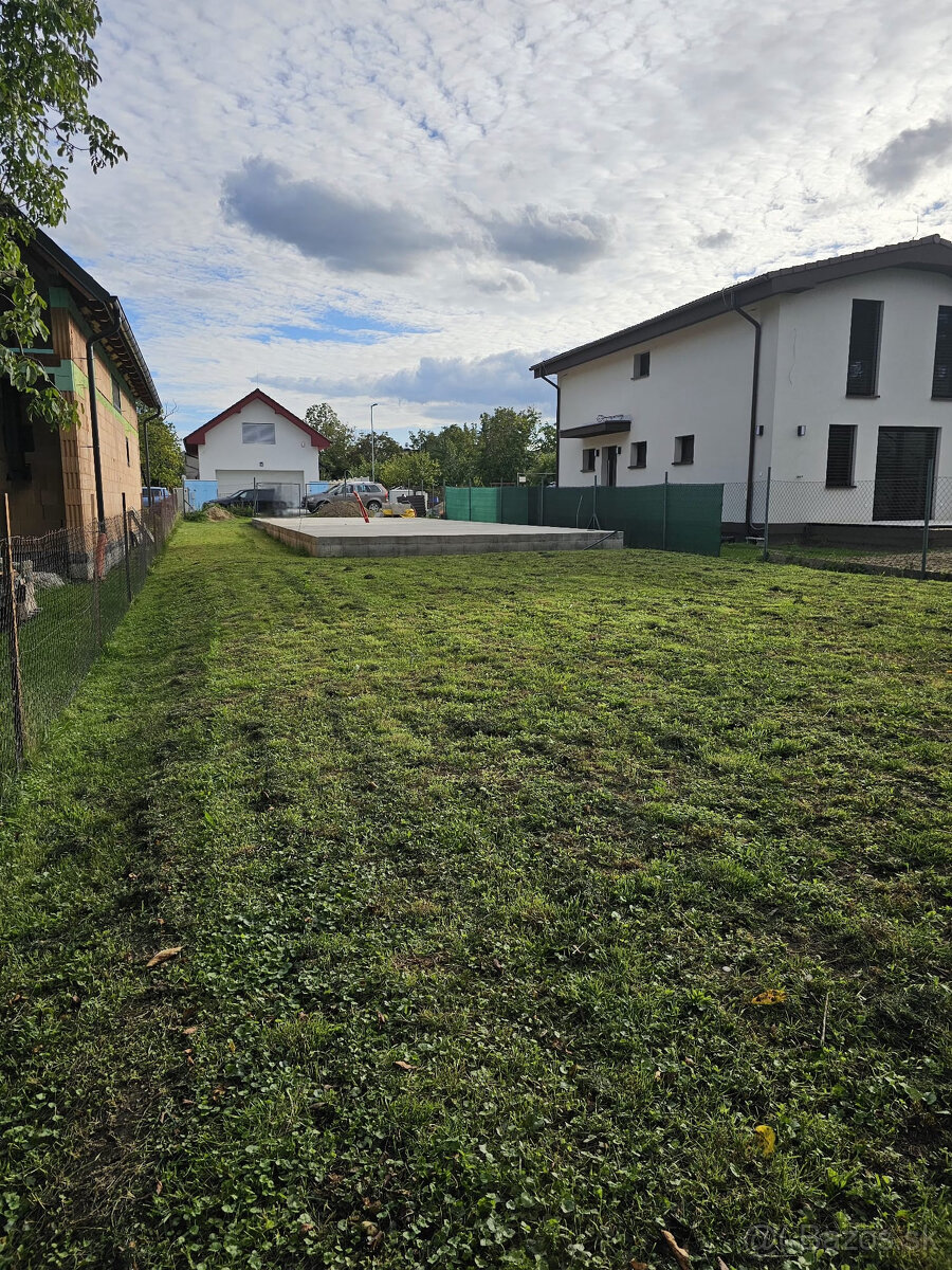 Okres Senec - BERNOLÁKOVO - NA PREDAJ stavebný pozemok so zá - 10