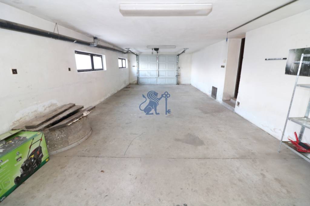 Na predaj 8 izbový rod. dom v lukratívnej časti Rače, Popoln - 10