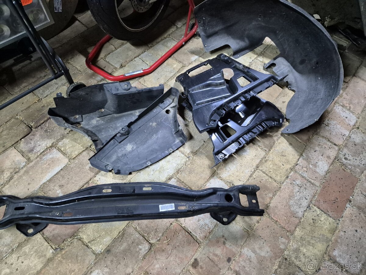 BMW f30 f31 kryt motora a iné diely - 10