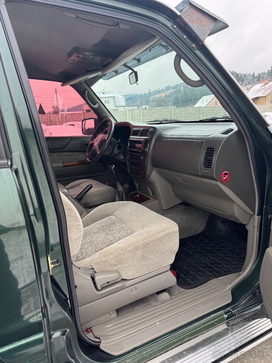 Nissan Patrol Y61 - 10