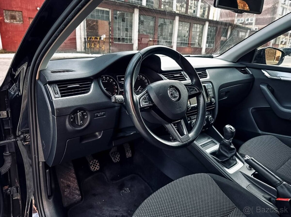 Škoda Octavia Combi 1.6 TDI 110k Active - 10