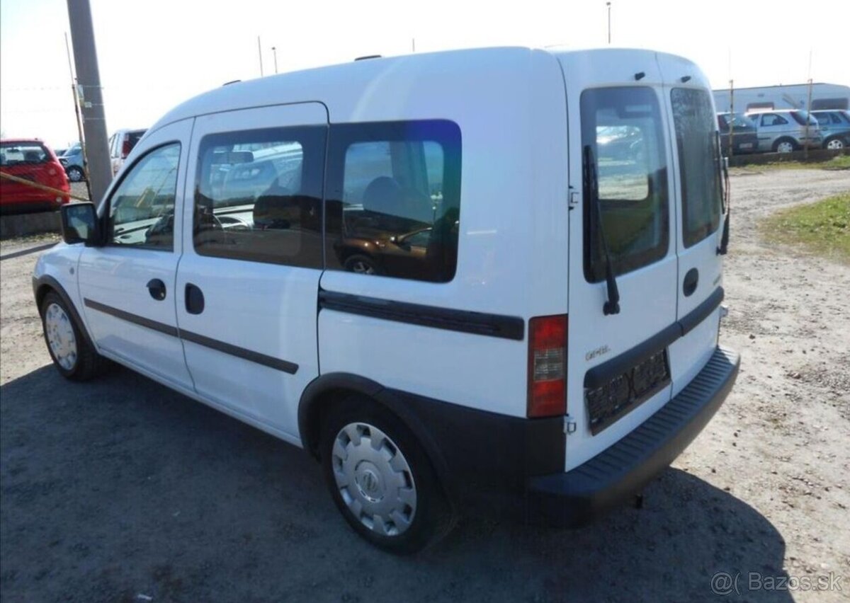 Opel Combo 1,4 66 kW Historie benzín - 10
