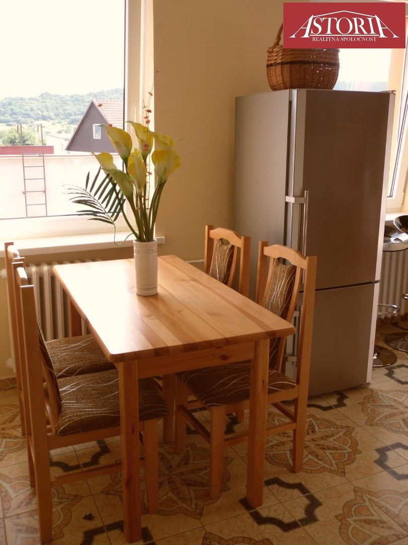 rodinný dom s 2 garážami - Martin - Stráne - 10