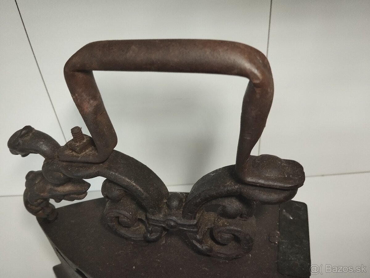 Atypická sběratelská žehlička DRAK s hvězdou - 10