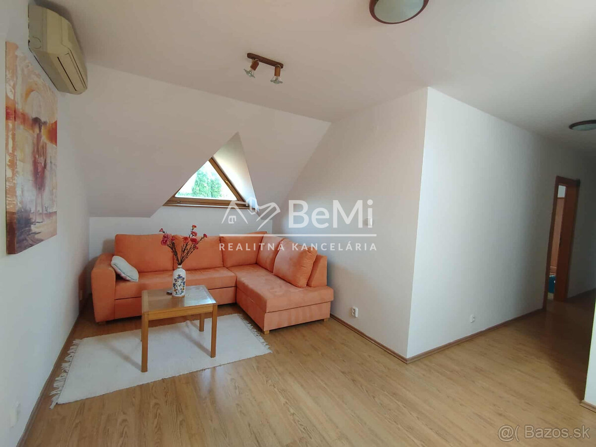 Výnimočný 7 izbový dom v Zbehoch – so saunou a bazénom - 10