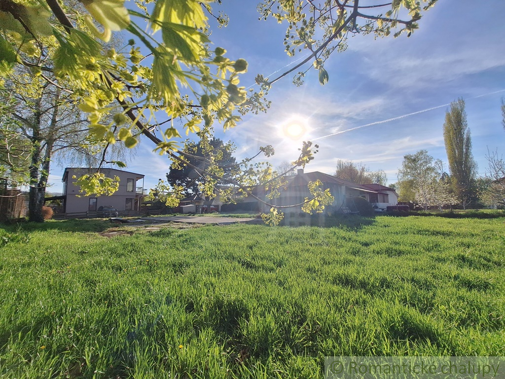 Stavebný pozemok v kľudnej časti podunajskej obce Kravany - 10