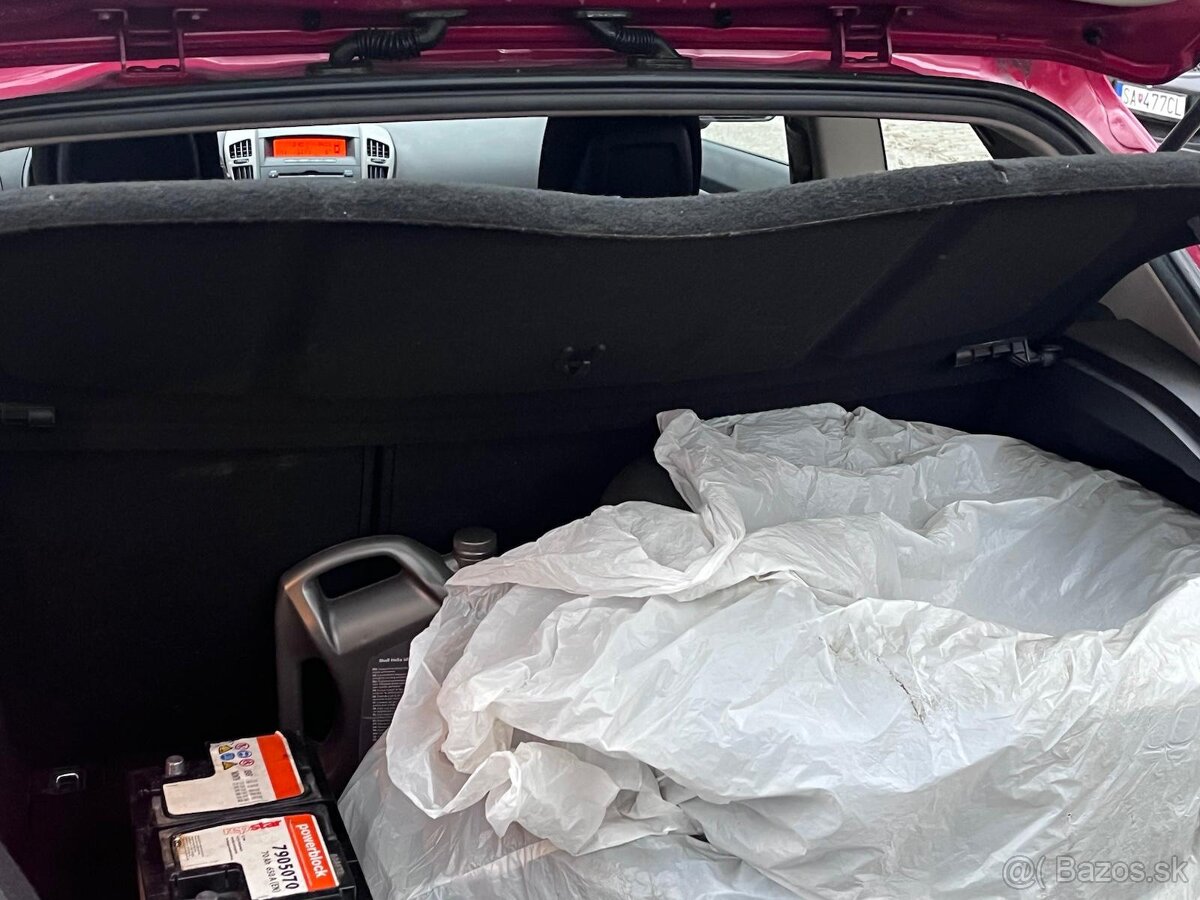 KIA ProCeed 1.6i 2008, výborný stav, STK do 2026 - 10