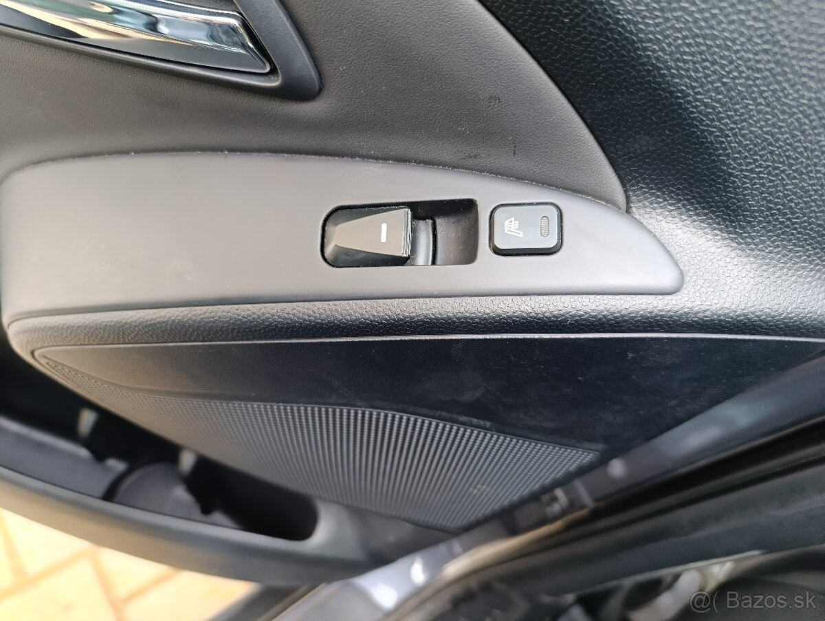 Hyundai IX35 1,6 benín, 99kw, 100.000km - 10