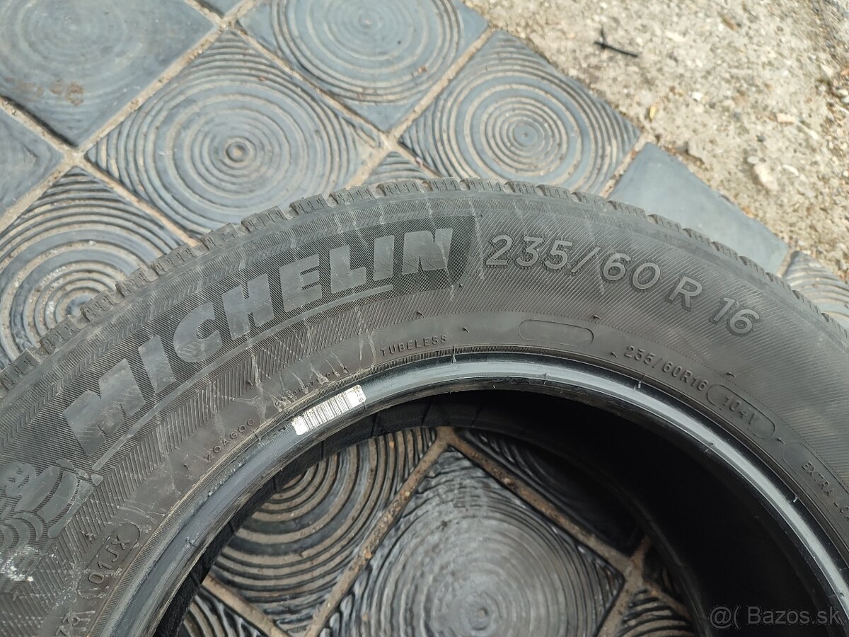 235/60 r16 Michelin - 10