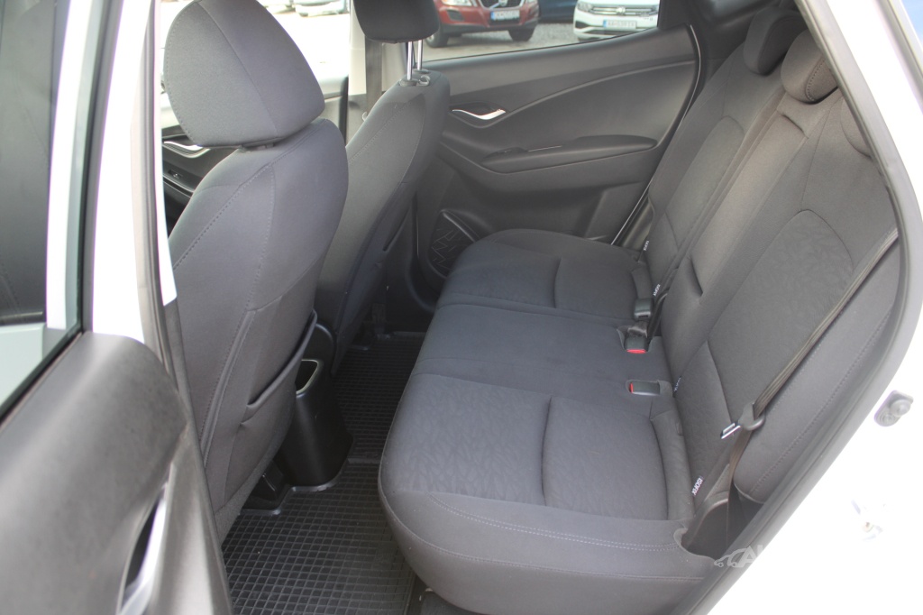 Hyundai IX20 1,6 CRDi 94 kW - 10