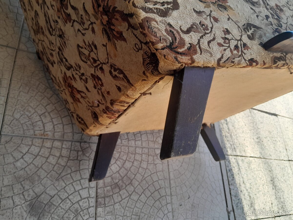 Historické čalúnené kreslo dizajn Halabala? - 10