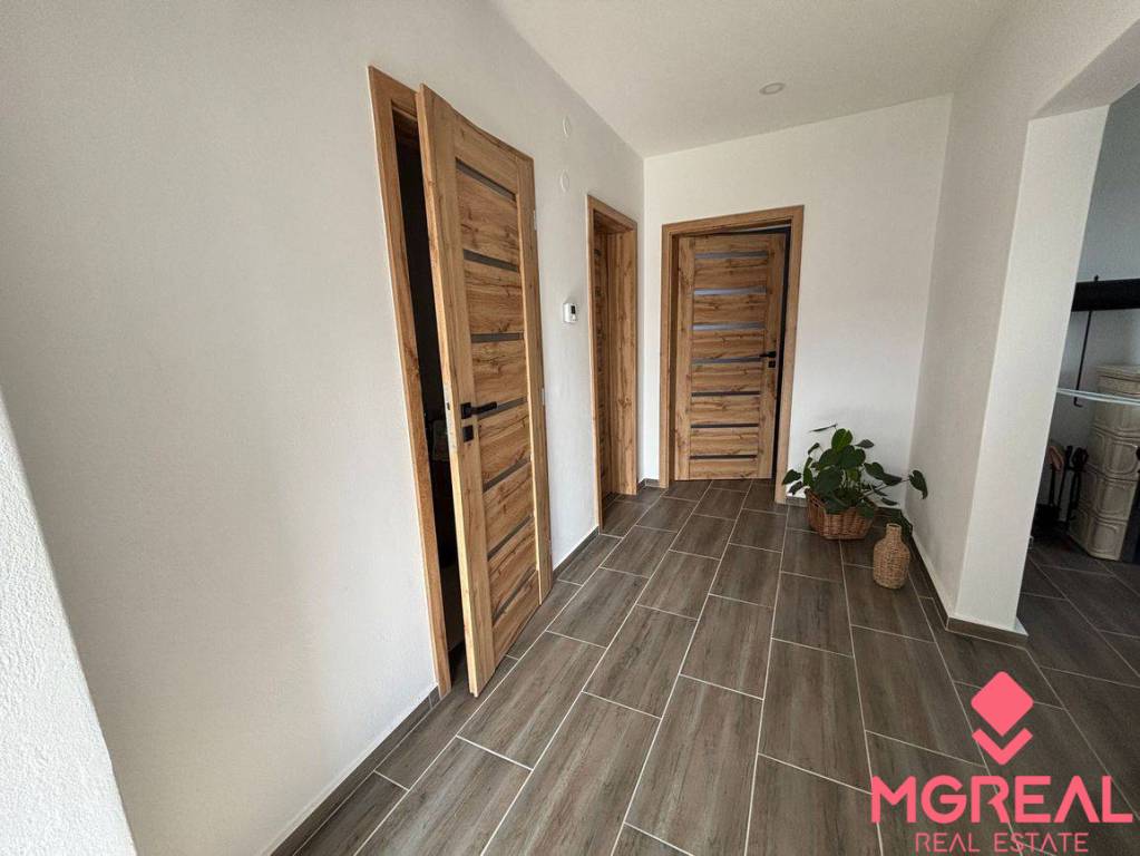 Rodinný dom Hajná Nová Ves po rekonštrukcii - 10