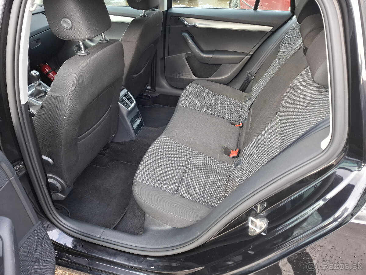 ŠKODA OCTAVIA COMBI 1,6 TDi r.v. 2014 - 10