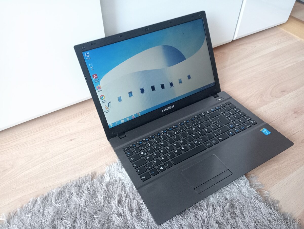 predám 15,6" notebook chiliGREEN / 4gb ram / Windows 7 - 10